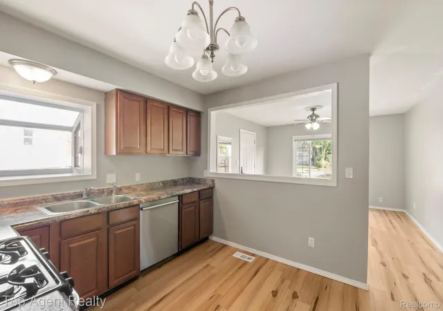 Photo 4 of Single family home for sale at 1200 Bangor Rd, Waterford, MI 48328 | MLS# 20261072756 | Listing updated on 2026-10-19