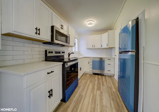 Photo 2 of Single family home for sale at 6072 Center Rd, Traverse City, MI 49686 | MLS# 61050221281 | Listing updated on 2026-09-09