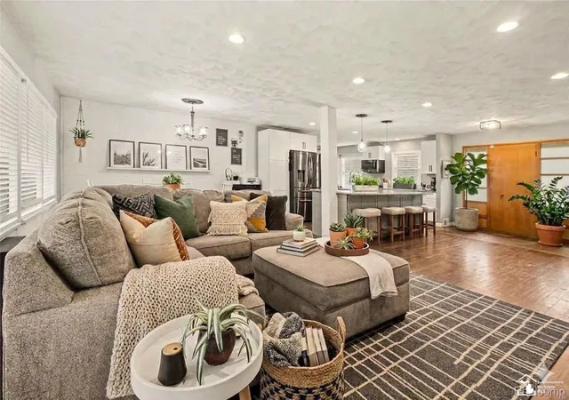 Photo 3 of Single family home for sale at 330 Cole Rd, Monroe, MI 48162 | MLS# 57050221283 | Listing updated on 2026-09-10