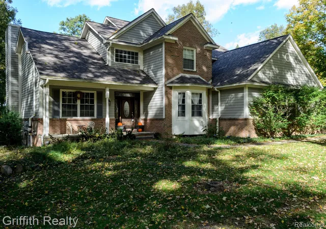 Photo 1 of Single family home for sale at 10183 Silver Lake Rd, Brighton, MI 48116 | MLS# 20261072767 | Listing updated on 2026-10-22