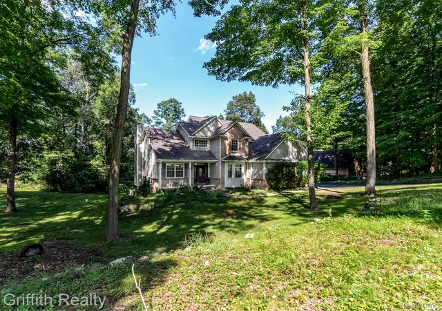 Photo 1 of Single family home for sale at 10183 Silver Lake Rd, Brighton, MI 48116 | MLS# 20261072767 | Listing updated on 2026-10-22