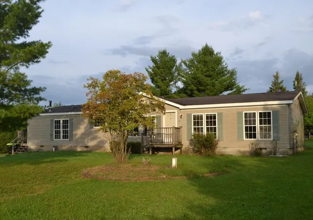 Single family home for sale at 1617 Aberdeen Dr, Gladwin, MI 48624 | MLS# 77080073367