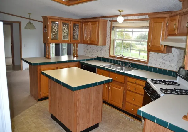 Photo 1 of Single family home for sale at 1617 Aberdeen Dr, Gladwin, MI 48624 | MLS# 77080073367 | Listing updated on 2026-09-12
