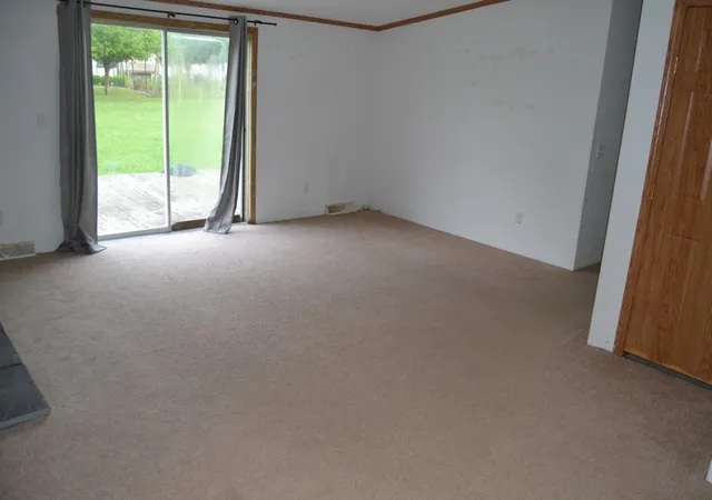 Photo 4 of Single family home for sale at 1617 Aberdeen Dr, Gladwin, MI 48624 | MLS# 77080073367 | Listing updated on 2026-09-12