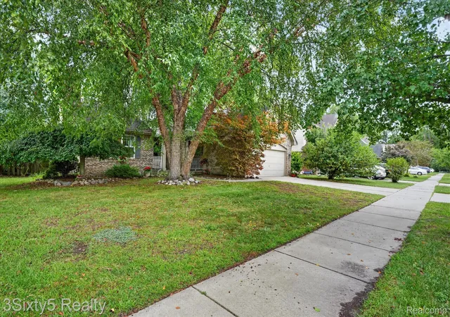 Photo 2 of Single family home for sale at 19149 Red Oak Ln, Brownstown, MI 48193 | MLS# 20261072772 | Listing updated on 2026-09-11