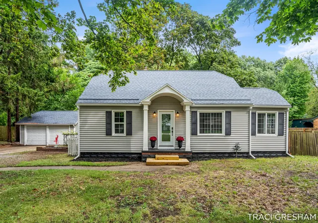 Photo 1 of Single family home for sale at 3740 Lake Harbor Rd, Norton Shores, MI 49441 | MLS# 71026047918 | Listing updated on 2026-09-17