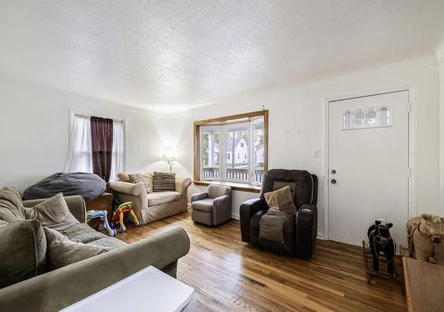 Photo 2 of Single family home for sale at 631 Campbell St, Flint, MI 48507 | MLS# 65026047913 | Listing updated on 2026-09-10