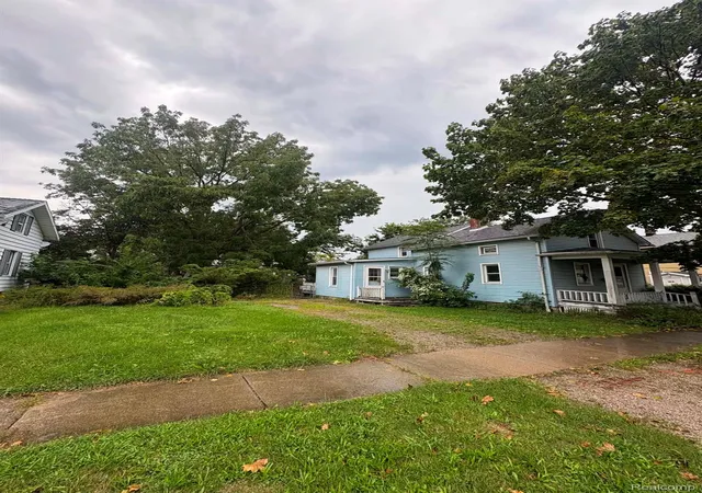 Photo 3 of Single family home for sale at 512 W 5th Street, Monroe, MI 48161 | MLS# 20261072776 | Listing updated on 2026-09-15
