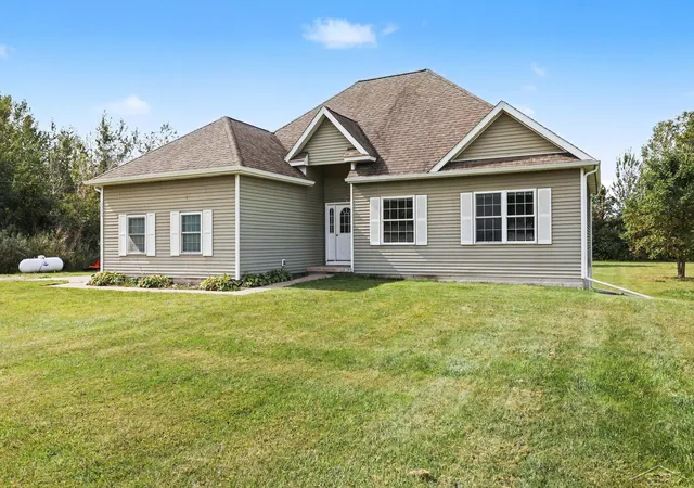 Photo 3 of Single family home for sale at 7576 Podunk Dr, Millington, MI 48746 | MLS# 61050221291 | Listing updated on 2026-09-11