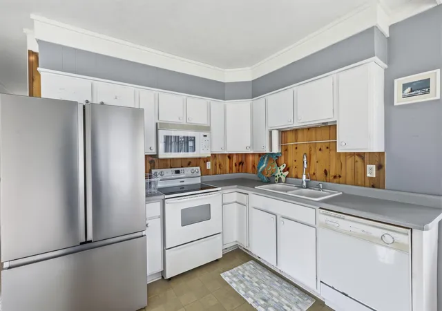 Photo 4 of Single family home for sale at 83 Pershing Ave, South Haven, MI 49090 | MLS# 71026047924 | Listing updated on 2026-09-16