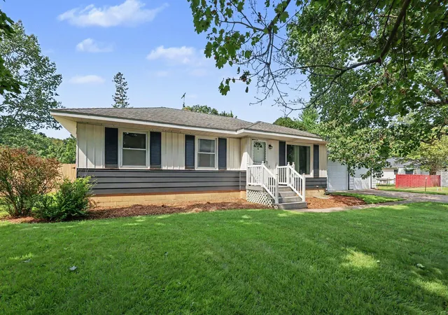 Photo 1 of Single family home for sale at 2429 Linda Ave Se, Grand Rapids, MI 49546 | MLS# 71026047921 | Listing updated on 2026-09-18