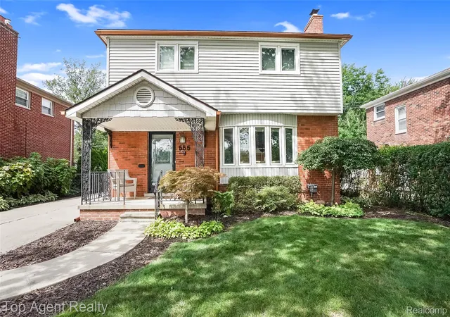 Photo 1 of Sale Pending at 555 N Selfridge Blvd, Clawson, MI 48017 | MLS# 20261072783 | Listing updated on 2026-09-18