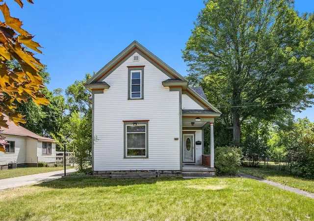 Photo 2 of Single family home for sale at 612 N Barnard St, Greenville, MI 48838 | MLS# 65026047928 | Listing updated on 2026-09-09