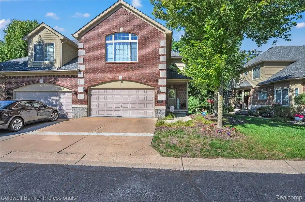 Listing Photo 2 - Condo for sale in 53167 Celtic Dr located at 53167 Celtic Dr, Shelby Township, MI 48315 - Unit 53167 Celtic Dr