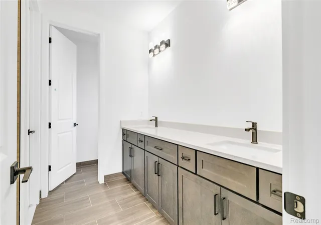 Photo 4 of Single family home for sale at 55168 Boxtree Dr, Shelby Charter Township Macomb, MI 48316 | MLS# 20261072793 | Listing updated on 2026-09-15