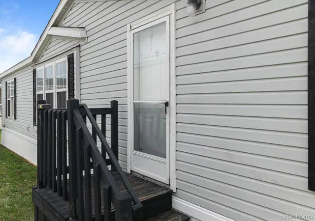 Photo 4 of Single family home for sale at 15828 Croatia Dr, Clinton Township, MI 48038 | MLS# 20261072795 | Listing updated on 2026-09-11