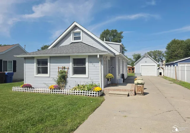 Photo 1 of Sale Pending at 3051 Harborview St, Monroe, MI 48162 | MLS# 57050221292 | Listing updated on 2026-10-06
