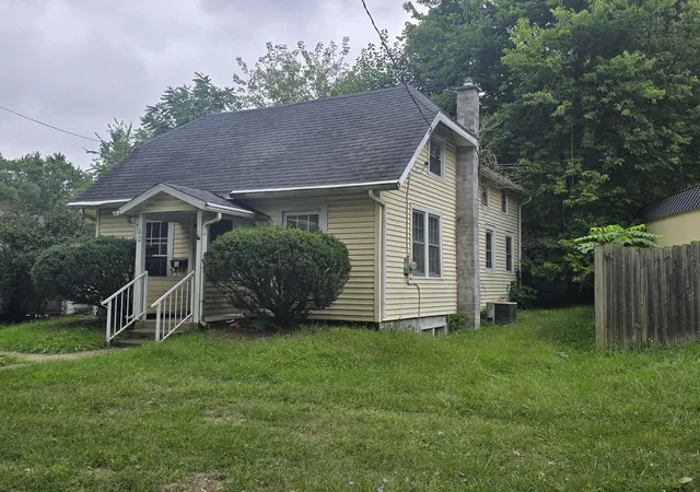 Photo 1 of Sale Pending at 42 Ridge St, Battle Creek, MI 49037 | MLS# 64026047931 | Listing updated on 2026-09-17