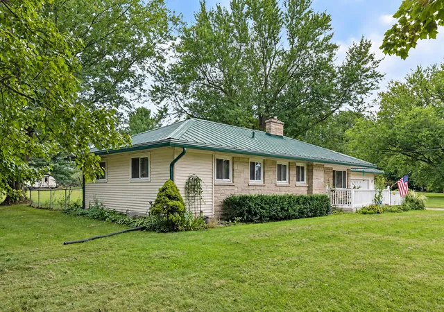 Photo 2 of Single family home for sale at 7620 Division Dr, Battle Creek, MI 49014 | MLS# 66026047934 | Listing updated on 2026-09-13