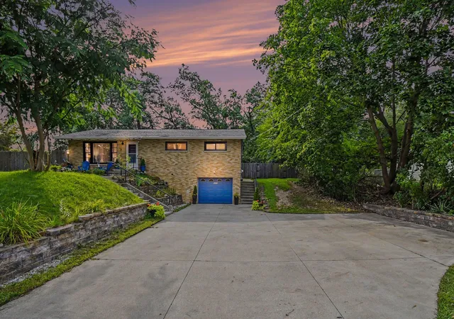 Photo 1 of Single family home for sale at 3895 Burlingame Ave Sw, Wyoming, MI 49509 | MLS# 65026047936 | Listing updated on 2026-09-15