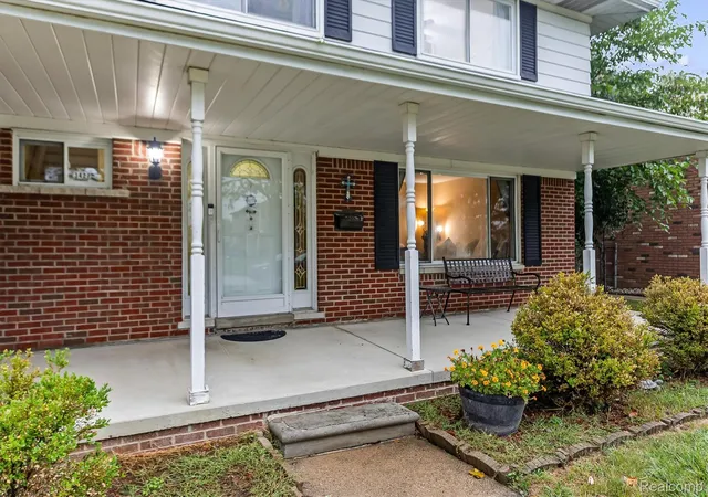 Photo 3 of Single family home for sale at 3427 Rhoten Dr, Sterling Heights, MI 48310 | MLS# 20261072801 | Listing updated on 2026-09-12