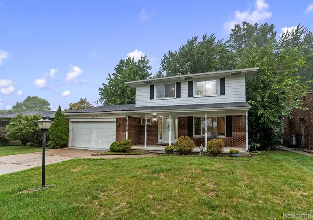 Photo 4 of Single family home for sale at 3427 Rhoten Dr, Sterling Heights, MI 48310 | MLS# 20261072801 | Listing updated on 2026-09-12