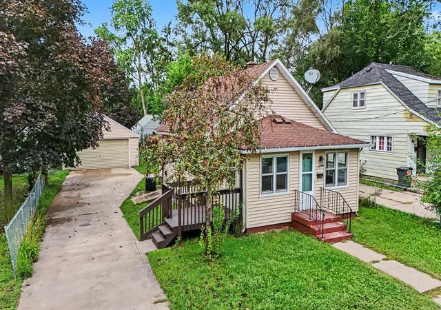 Photo 1 of Sale Pending at 251 Crown St Sw, Grand Rapids, MI 49548 | MLS# 65026047947 | Listing updated on 2026-09-14