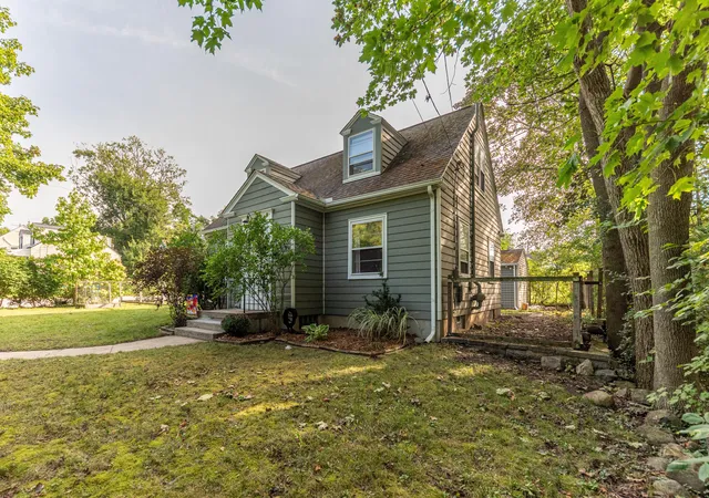 Photo 2 of Single family home for sale at 920 Miner St, Ann Arbor, MI 48103 | MLS# 81026047951 | Listing updated on 2026-09-14