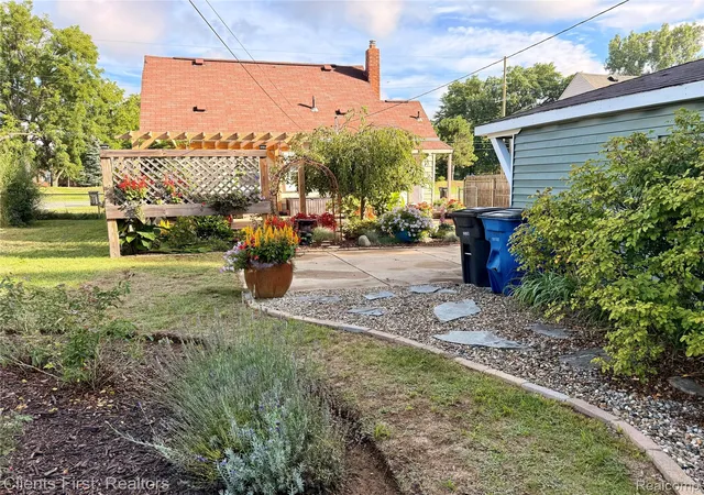 Photo 3 of Single family home for sale at 34995 Marquette Rd, Westland, MI 48185 | MLS# 20261072814 | Listing updated on 2026-09-15