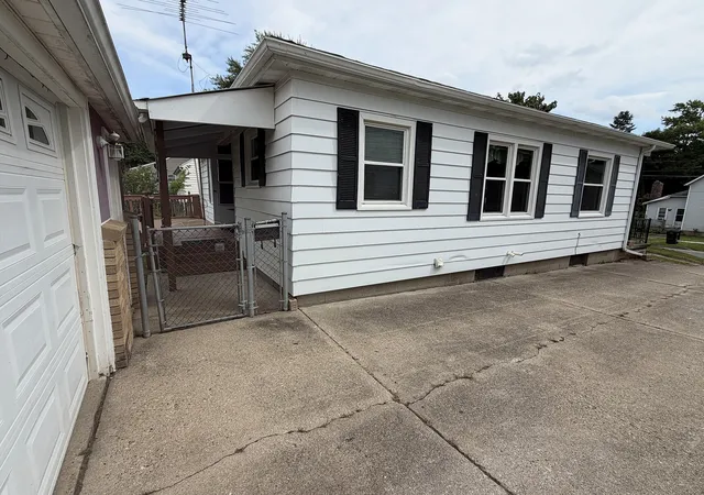 Photo 3 of Single family home for sale at 319 E Grant St, Hastings, MI 49058 | MLS# 65026047953 | Listing updated on 2026-09-17