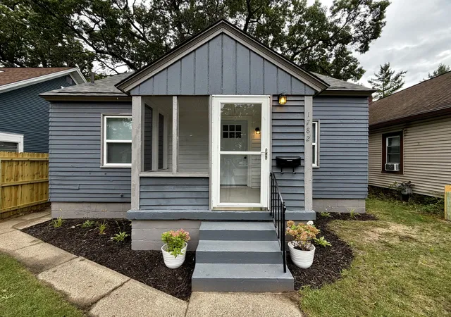 Photo 1 of Single family home for sale at 1782 Wood St, Muskegon, MI 49442 | MLS# 65026047954 | Listing updated on 2026-09-17