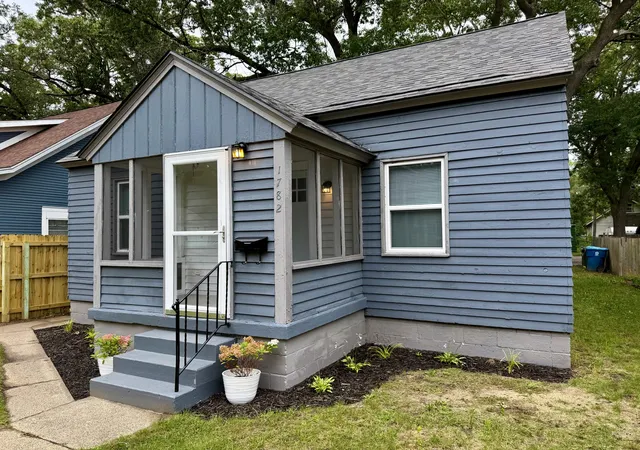 Photo 3 of Single family home for sale at 1782 Wood St, Muskegon, MI 49442 | MLS# 65026047954 | Listing updated on 2026-09-17