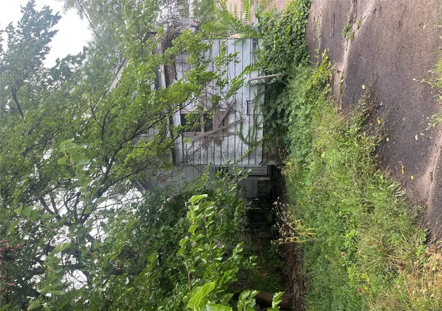 Photo 3 of Single family home for sale at 4721 Lakepointe St, Detroit, MI 48224 | MLS# 20261072819 | Listing updated on 2026-09-11