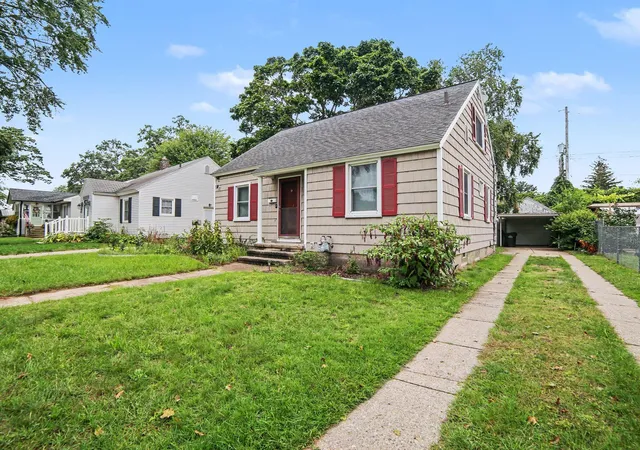 Photo 3 of Single family home for sale at 2240 Miner Ave, Muskegon, MI 49441 | MLS# 71026047960 | Listing updated on 2026-09-10