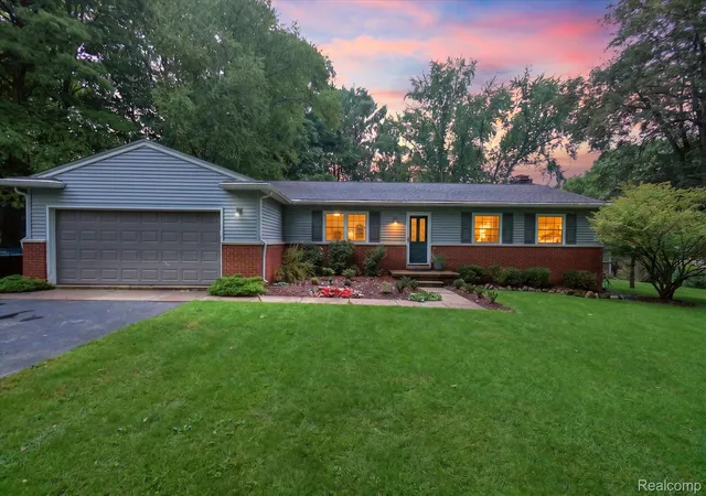 Photo 1 of Sale Pending at 3137 Old Orchard Dr, Brighton, MI 48114 | MLS# 20261072821 | Listing updated on 2026-09-14