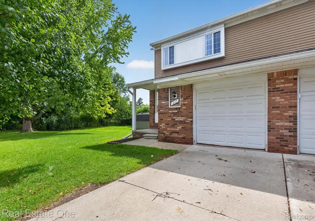 Photo 2 of Condo for sale at 317 Hampton Ct, South Lyon, MI 48178 | MLS# 20261072832 | Listing updated on 2026-10-20