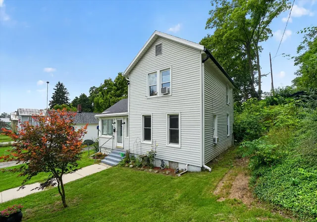 Photo 3 of Single family home for sale at 671 N Jackson St, Ionia, MI 48846 | MLS# 65026047963 | Listing updated on 2026-09-11