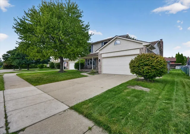 Photo 3 of Single family home for sale at 44236 Kingsley Ct, Canton, MI 48187 | MLS# 81026047967 | Listing updated on 2026-09-17