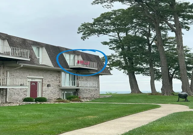 Photo 2 of Condo for sale at 3616 Lakeshore Dr #E11, Saint Joseph, MI 49085 | MLS# 69026047968 | Listing updated on 2026-09-11