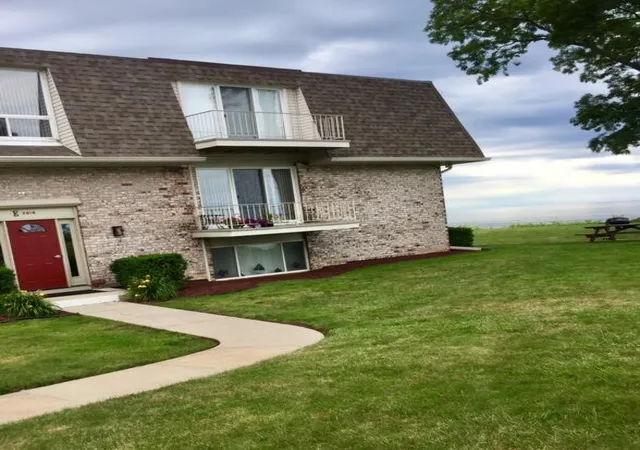 Photo 3 of Condo for sale at 3616 Lakeshore Dr #E11, Saint Joseph, MI 49085 | MLS# 69026047968 | Listing updated on 2026-09-11