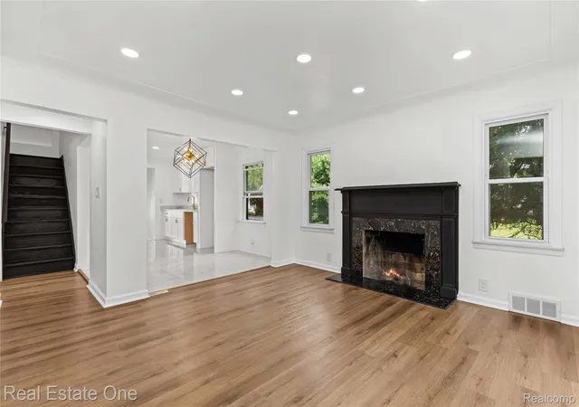 Photo 3 of Single family home for sale at 24713 Lois Ln, Southfield, MI 48075 | MLS# 20261072836 | Listing updated on 2026-09-11
