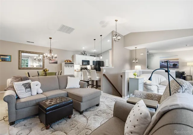 Listing Photo 4 - Condo for sale in building located at 763 Eagle Dr, Fenton, MI 48430