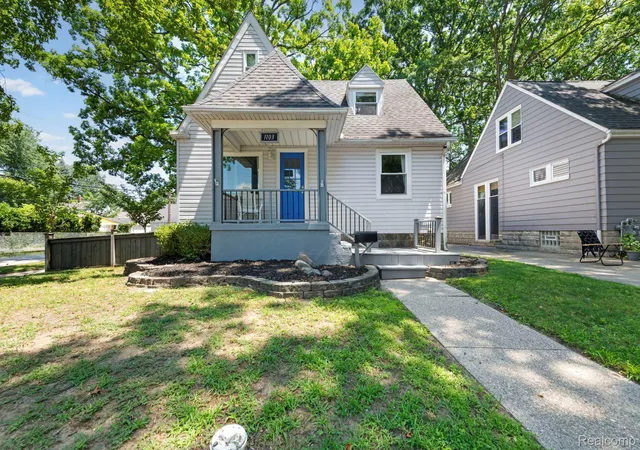 Photo 3 of Single family home for sale at 1103 Hoffman Ave, Royal Oak, MI 48067 | MLS# 20261072851 | Listing updated on 2026-09-11