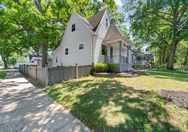 Photo 3 of Single family home for sale at 1103 Hoffman Ave, Royal Oak, MI 48067 | MLS# 20261072851 | Listing updated on 2026-09-11