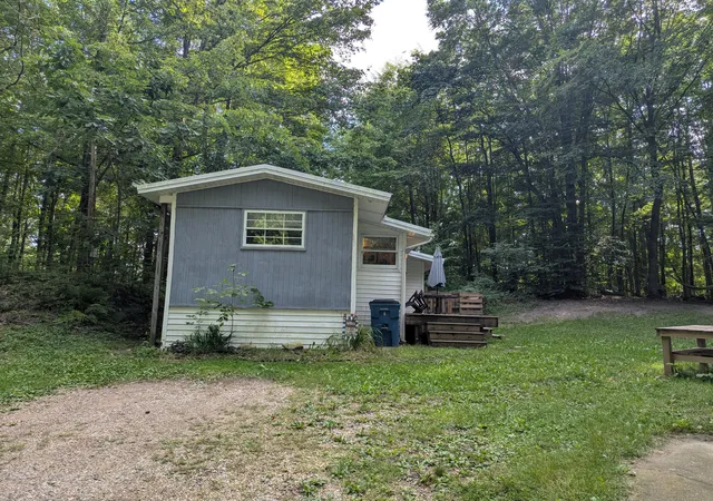 Photo 3 of Single family home for sale at 15215 Hanna Ave NE, Cedar Springs, MI 49319 | MLS# 65026047983 | Listing updated on 2026-09-15