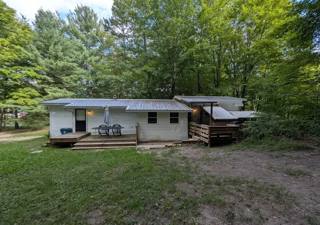 Photo 4 of Single family home for sale at 15215 Hanna Ave NE, Cedar Springs, MI 49319 | MLS# 65026047983 | Listing updated on 2026-09-15