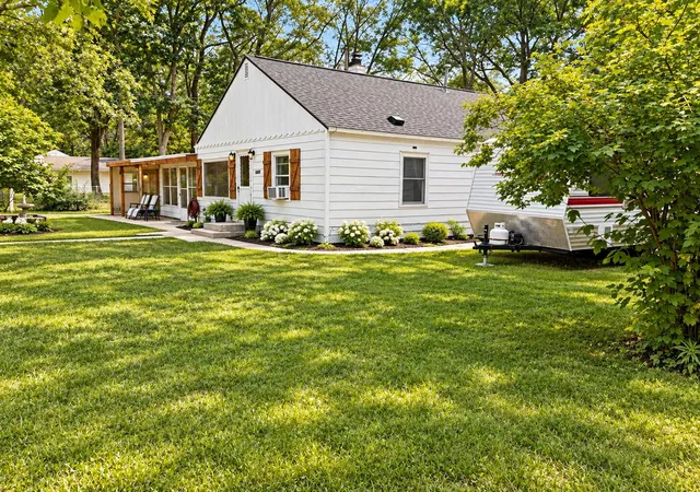 Photo 2 of Single family home for sale at 1362 E Summit Ave, Norton Shores, MI 49444 | MLS# 65026047982 | Listing updated on 2026-09-15
