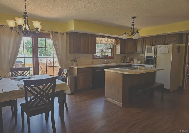 Photo 3 of Single family home for sale at 2825 5th Street, Monroe, MI 48162 | MLS# 56050221305 | Listing updated on 2026-09-17