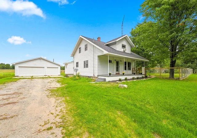Single family home for sale at 3433 E 46 Road, Cadillac, MI 49601 | MLS# 78080073375
