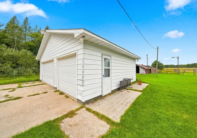 Photo 2 of Single family home for sale at 3433 E 46 Road, Cadillac, MI 49601 | MLS# 78080073375 | Listing updated on 2026-09-12